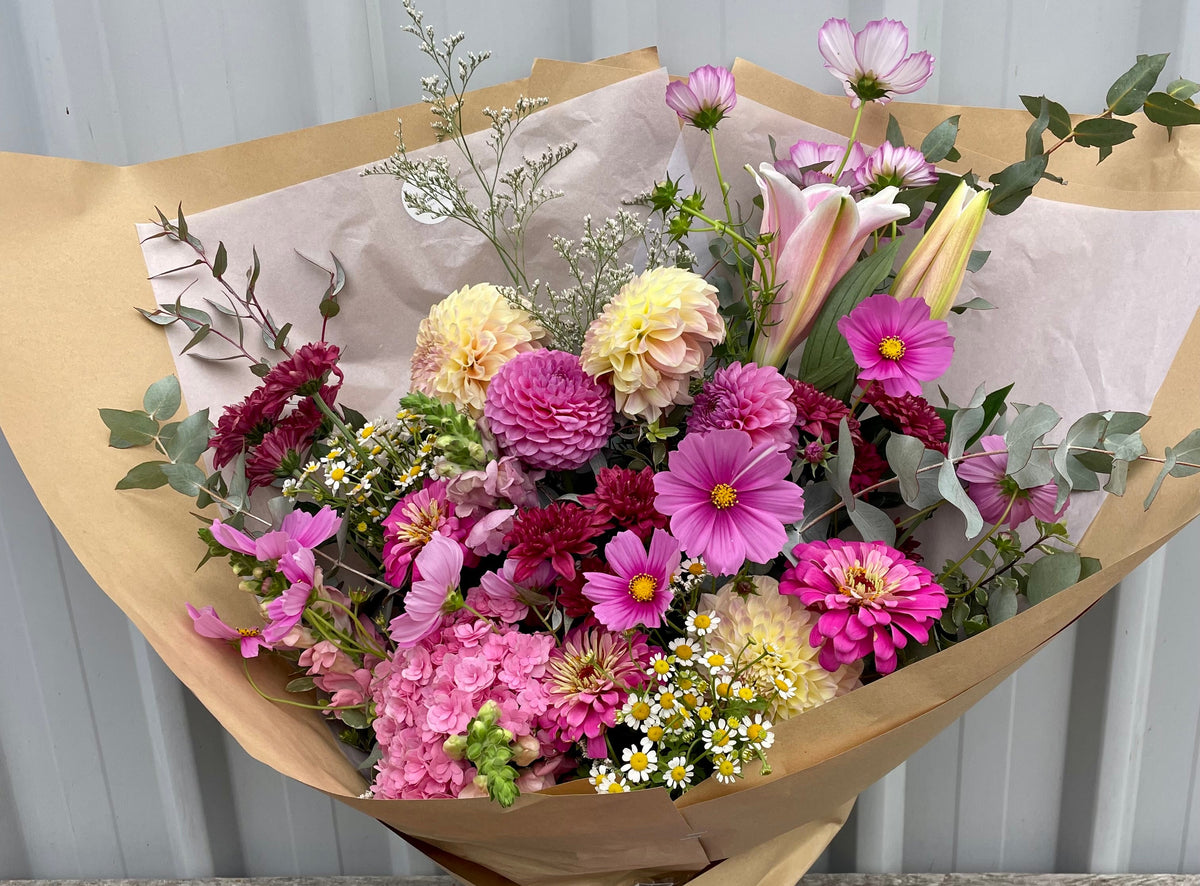 Deluxe Seasonal Bouquet